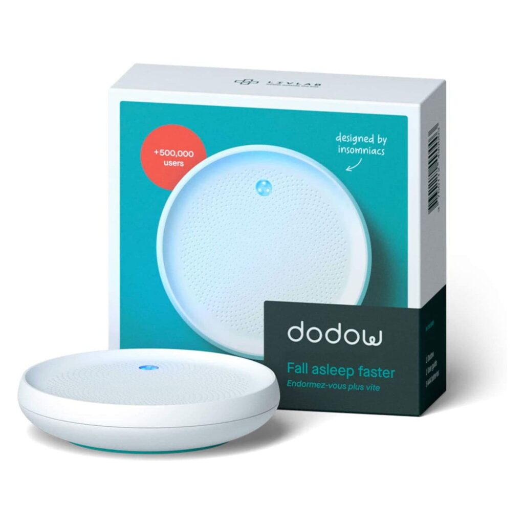 Dodow metronome lumineux pose sur une table de nuit